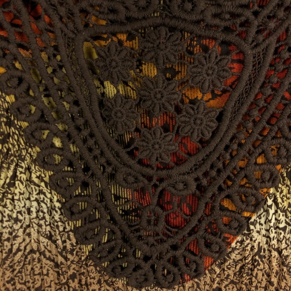 Catherines Top Tunic Crotchet V-neck 3/4 Bell Sleeves Multi print Earth tones 16 - Picture 3 of 7